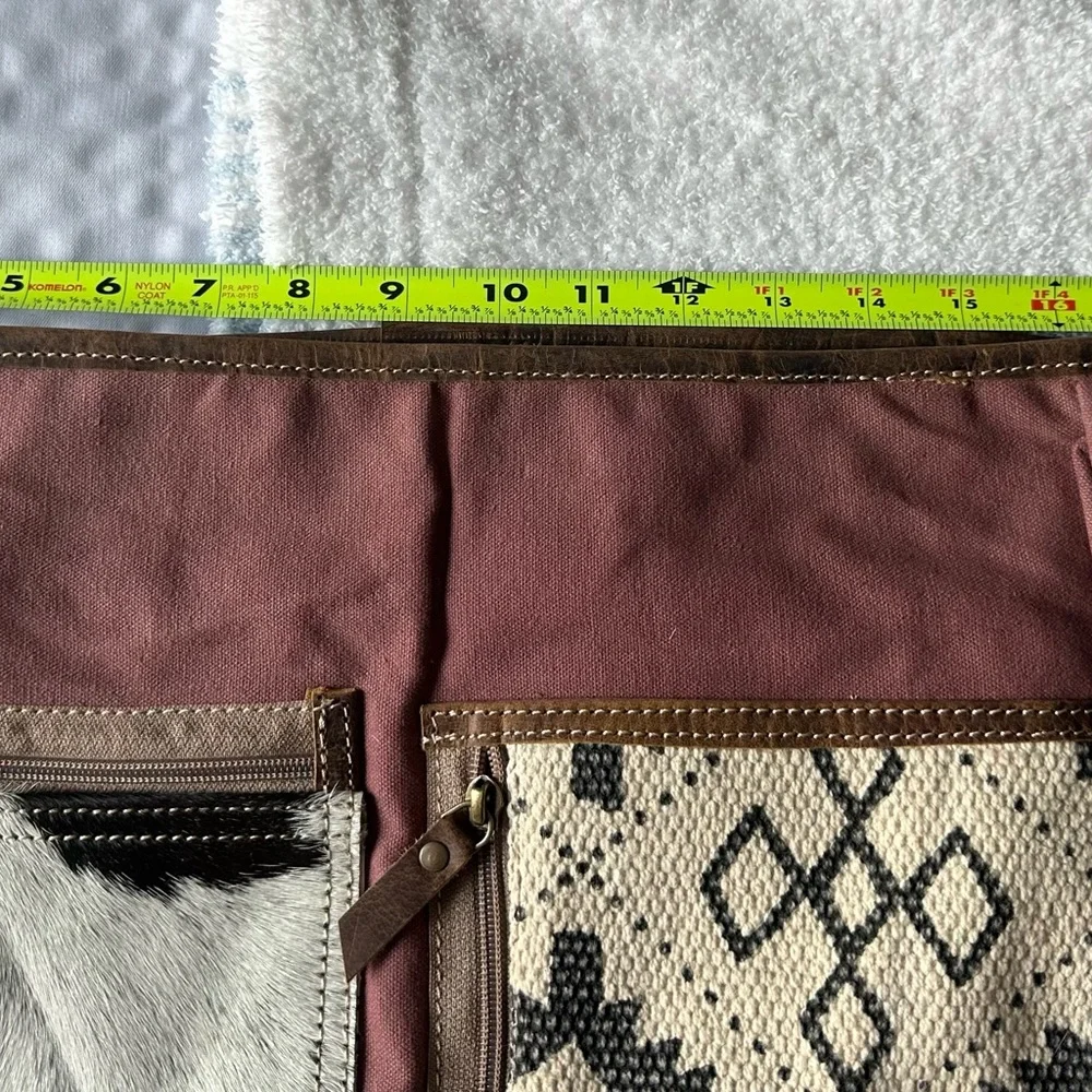 NWT Genuine  Leather  Laptop Messenger bag